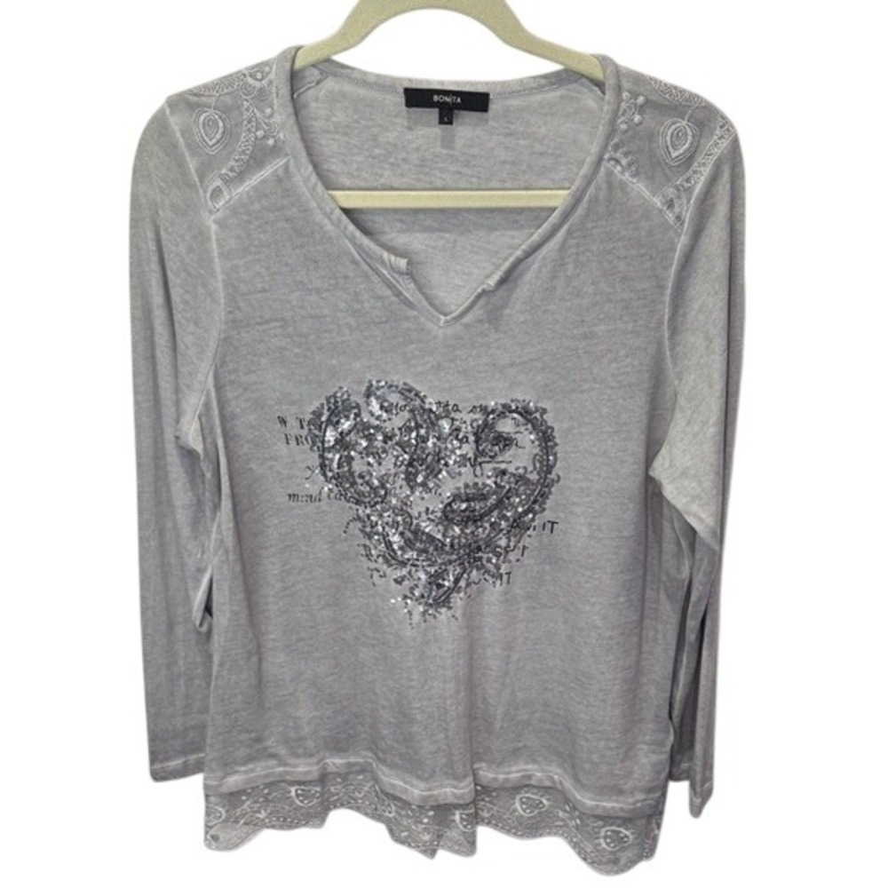 Bonita Top L Long Sleeve Gray Heart Embellished Lace Trim V Neck‎